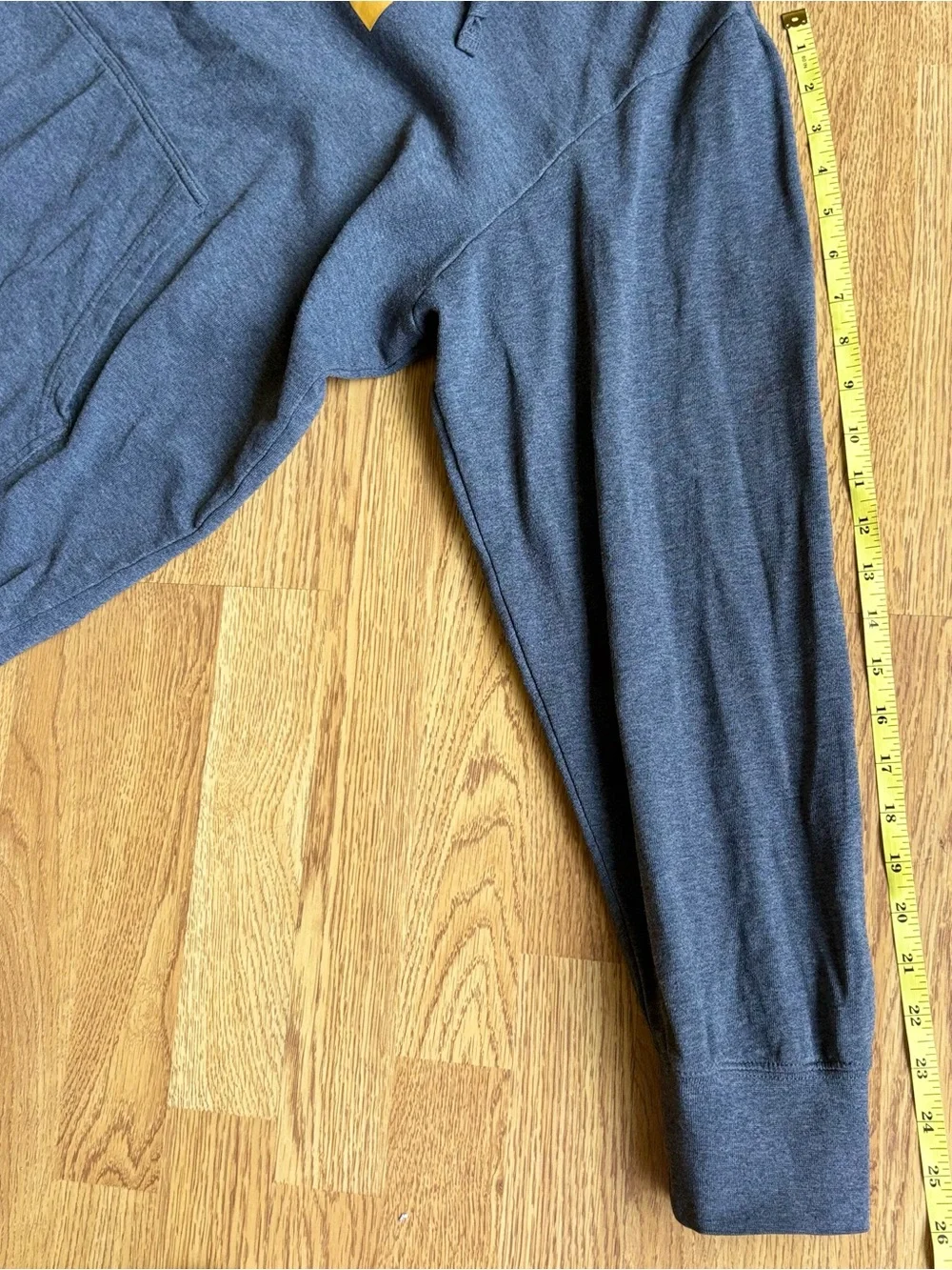 The North Face Men’s Gray Pullover Hoodie Yellow Logo Kangaroo Pocket Sz XL